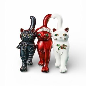 Festive Trio Cat Figurines - Holiday Christmas Brooch